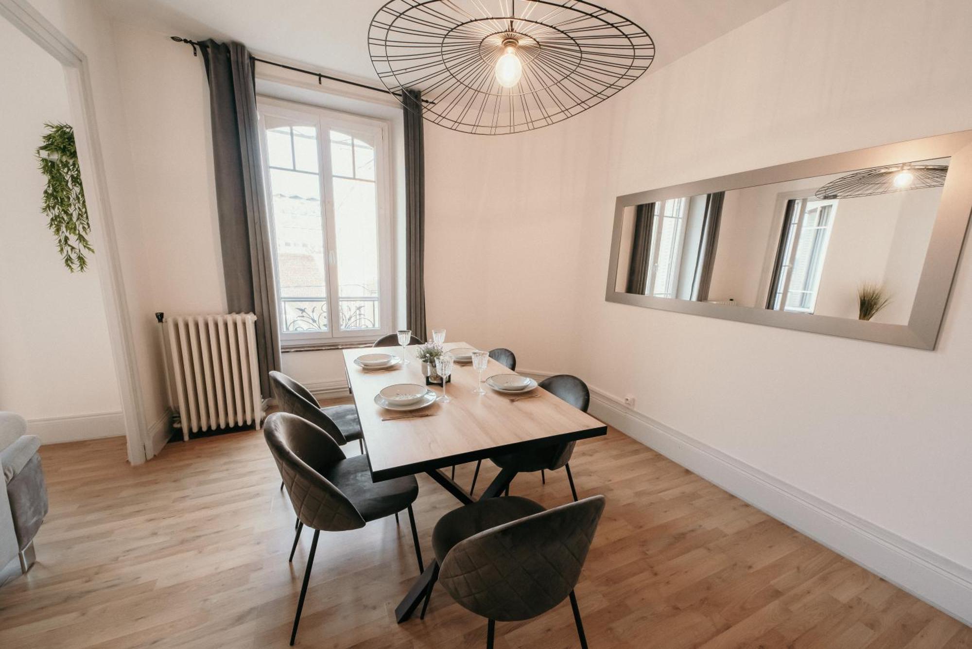 Appartement D'Alexandre Hyper Centre-Ville Charleville-Mézières Dış mekan fotoğraf